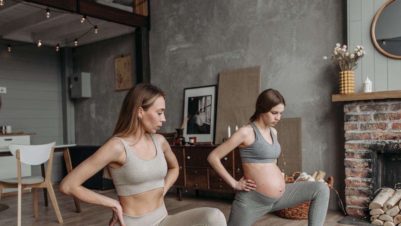 Las mujeres que no hayan tenido ningún tipo de complicación en el embarazo pueden realizar ejercicio durante 30 minutos, como mínimo, varias veces a la semana.