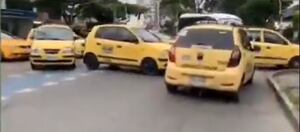 Los taxistas denuncian agresiones por parte de conductores que prestar el servicio ilegal de transporte