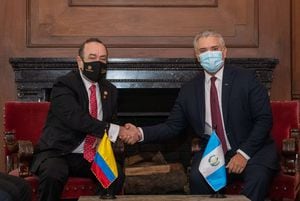 Iván Duque presidente de Colombia con el mandatario de Guatemala Alejandro Giammatte