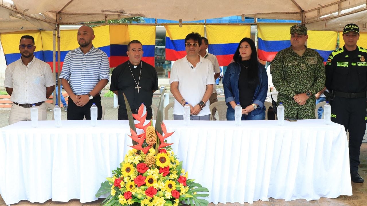 Danilo Rueda, comisionado de paz, en su visita a la ciudad de Buenaventura