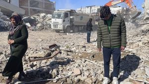 Taha Erdem, residente de Adiyaman, en el sureste de Turquía, es uno de los cientos de sobrevivientes rescatados de los edificios derrumbados después del poderoso terremoto del 6 de febrero.
