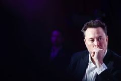 La decisión judicial a favor de Elon Musk ha puesto en marcha una batalla legal, con abogados que exigen compensaciones financieras sustanciales.