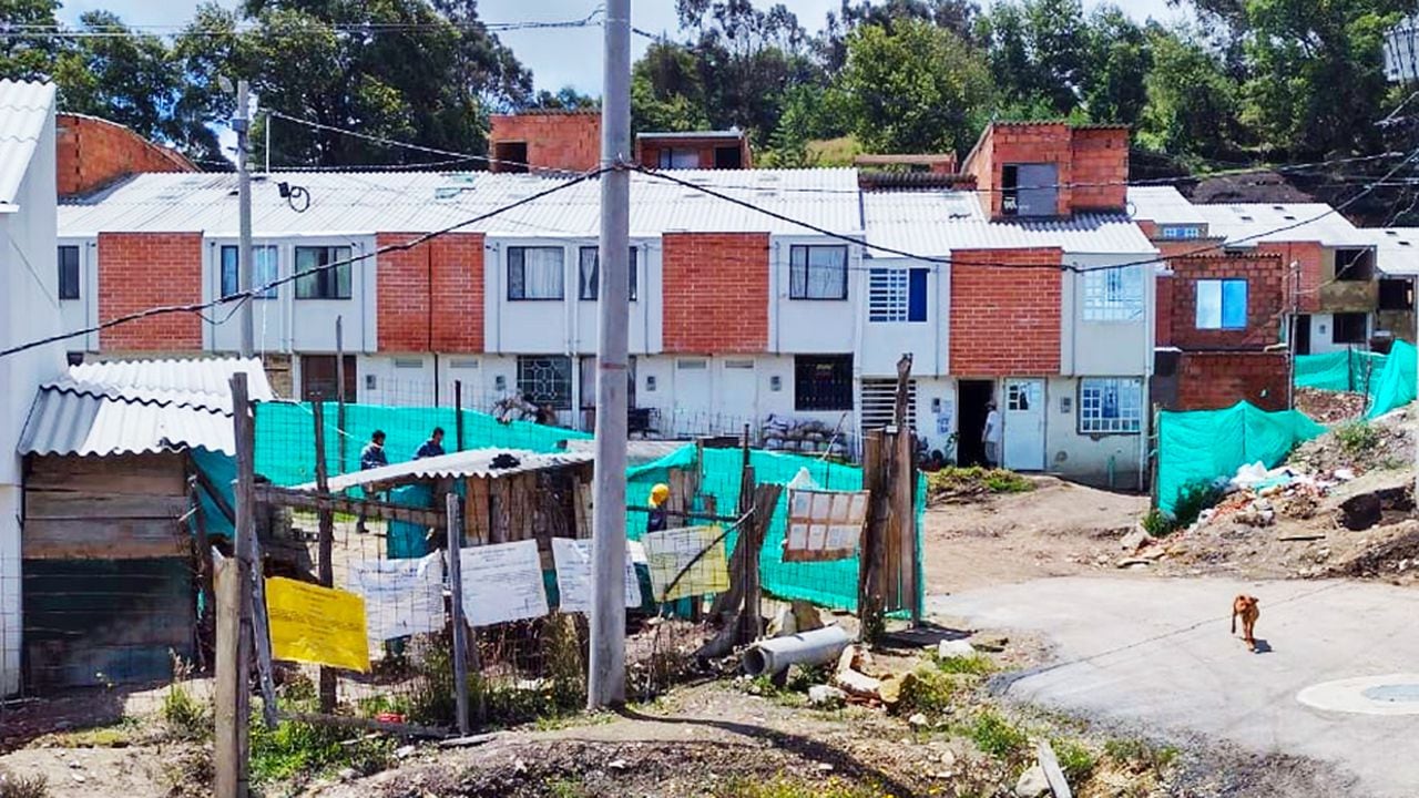 “Invadieron” su propia casa: el drama de los compradores del proyecto inmobiliario "Puerta del Rey Etapa 2", ubicado en la localidad de Usme, sur de Bogotá.