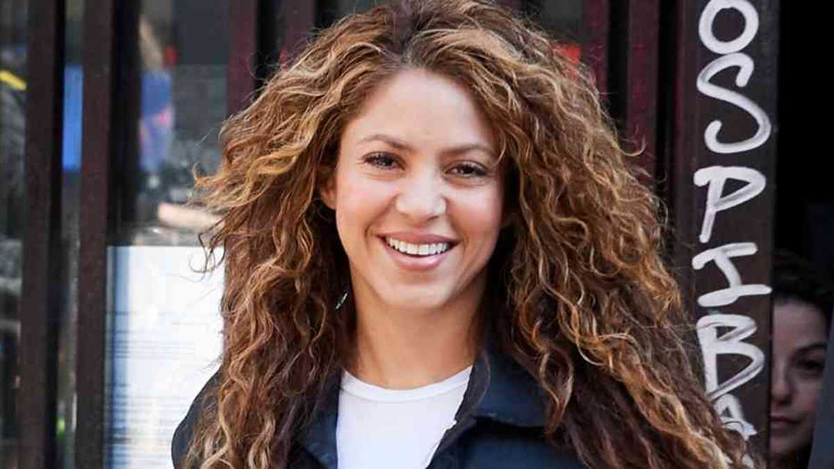 Shakira, la famosa cantante colombiana, pidió a sus seguidores ir a votar con tapabocas. 