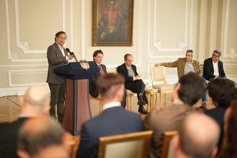Presidente Gustavo Petro en reunión con tenderos