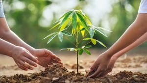madre con hijos ayudando a plantar árboles en la naturaleza para salvar la tierra. concepto de medio ambiente eco