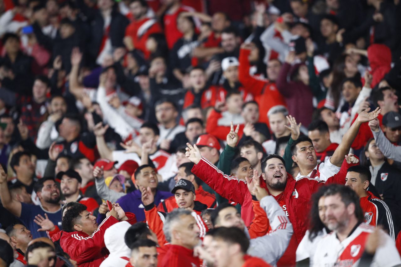 Soccer Football - Copa Libertadores - Group D - River Plate v Fluminense - Estadio Mas Monumental, Buenos Aires, Argentina - June 7, 2023 River Plate fans in the stands before the match REUTERS/Agustin Marcarian