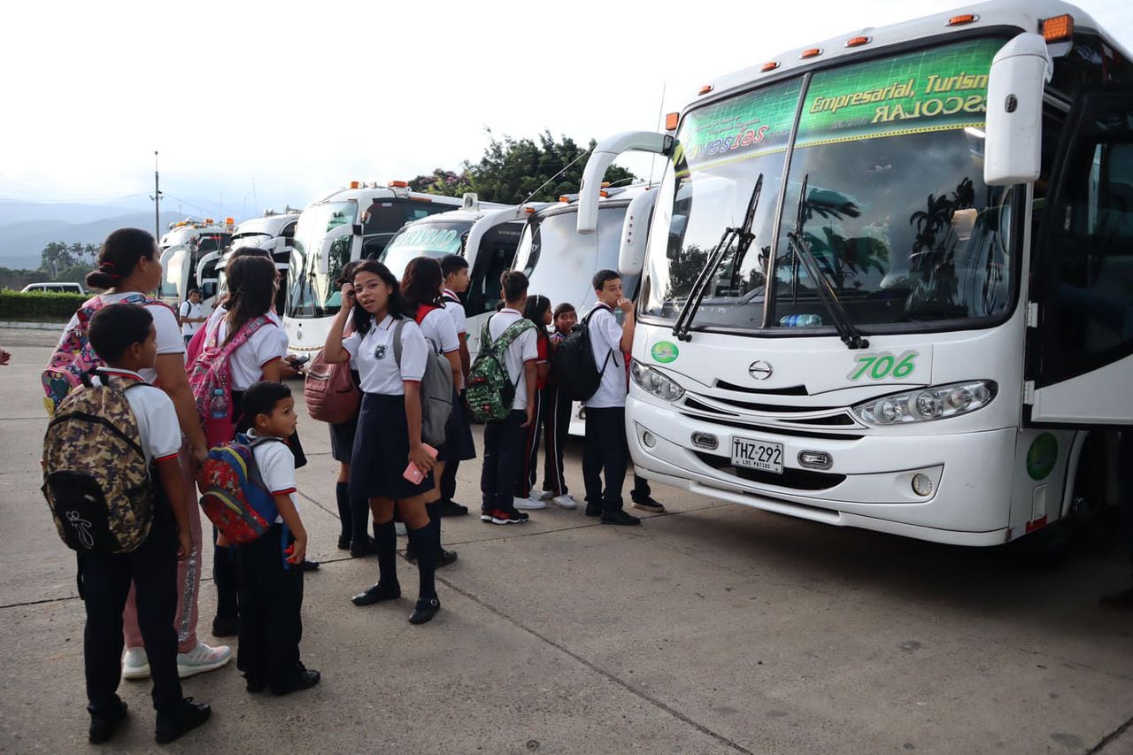 Transporte escolar en la frontera con Cúcuta.