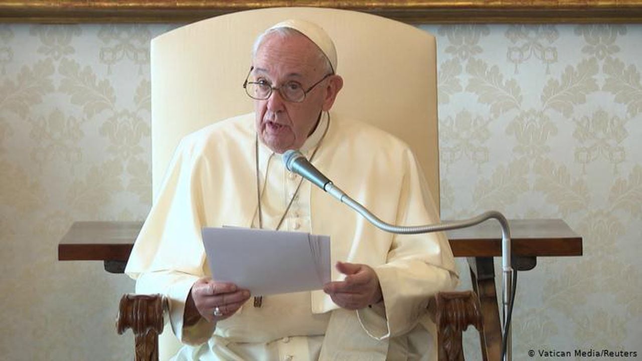Papa Francisco dice que “pagar los impuestos es un deber de los ciudadanos”