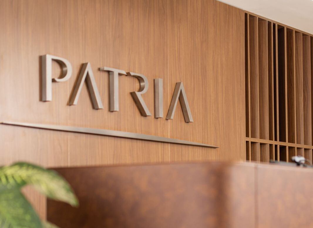 En el 2023 Patria Investments y Grupo Bancolombia firmaron un acuerdo para crear una nueva compañía de inversiones alternativas en el país, que inicialmente se enfocará en la gestión de activos inmobiliarios.