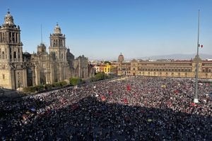 Protesta para conmemorar el día Internacional de la Mujer en la plaza Zócalo de la Ciudad de México, México, 8 de marzo de 2023.
