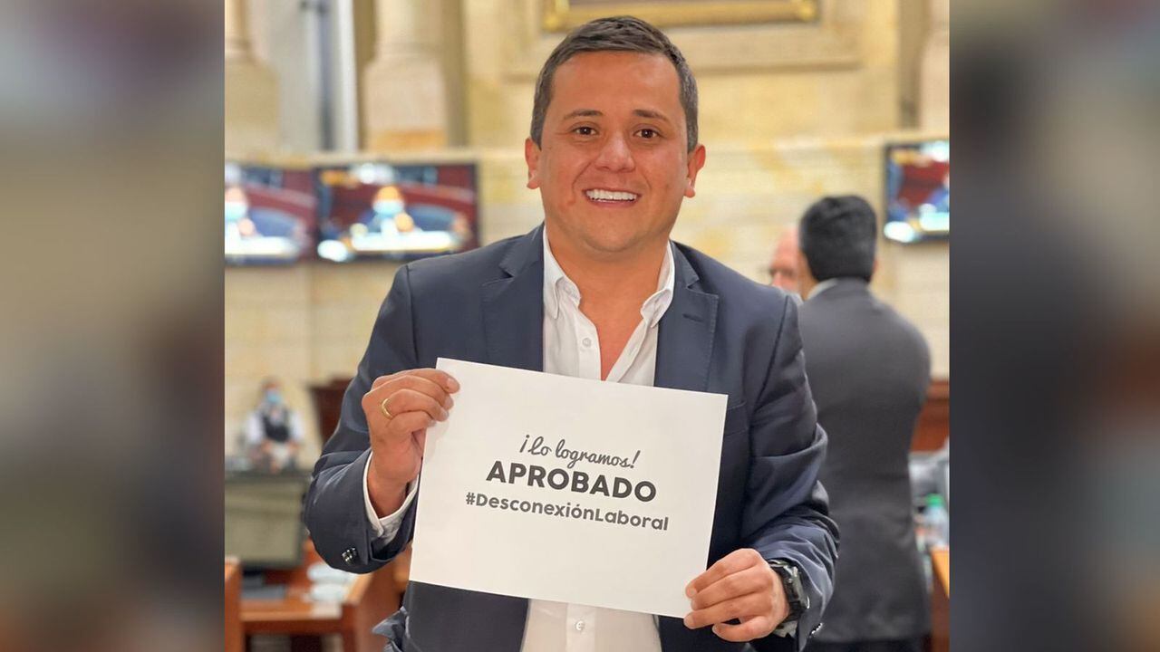 El representante Rodrigo Rojas es el autor del proyecto de ley que crea la desconexión laboral en Colombia.