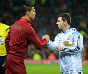 Cristiano Ronaldo y Lionel Messi, los dos llamados a ser campeones del mundo en Qatar.
