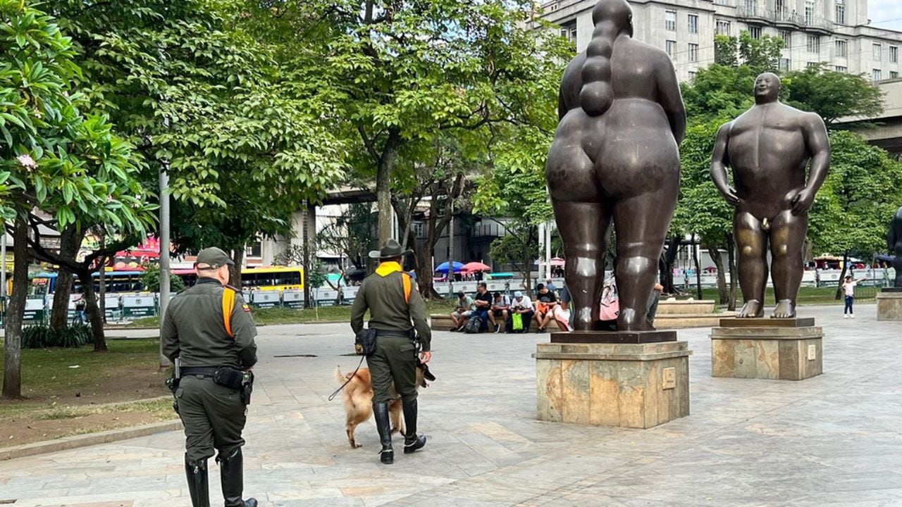 Polémica en Medellín por instalación de blindajes en la plaza Botero.