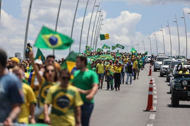 Los seguidores del actual presidente Jair Bolsonaro mantuvieron varios días de bloqueos en Brasil. (Photo by Anderson Coelho / AFP)
