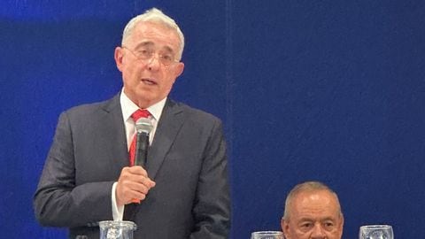Álvaro Uribe en evento en Medellín.