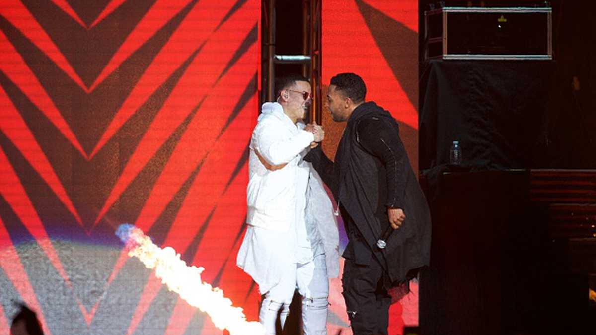 Daddy Yankee y Don Omar durante la gira 'The Kingdom Tour'. 27 de agosto de 2016, en Los Angeles, California.