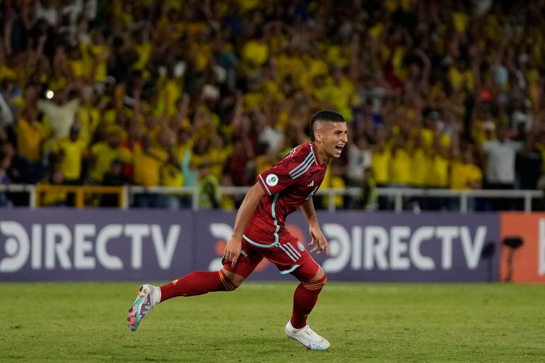 Colombia's Gustavo Puerta celebrates scoring his side's opening goal against Brazil during a South America U-20 Champioship soccer match in Cali, Colombia, Wednesday, Jan. 25, 2023. (AP Photo/Fernando Vergara)