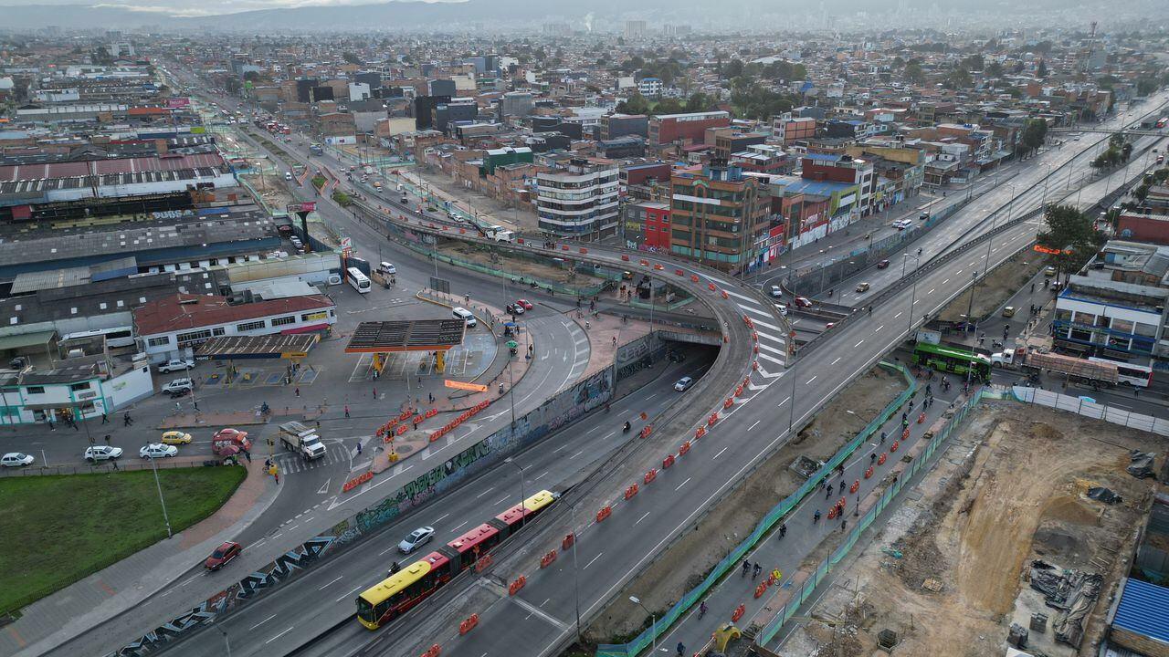 Obras Transmilenio avenida 68 demolición del puente de Venecia con avenida 68 en Bogotá es una obra liderada por el IDU
Abril 11 del 2023
Foto Guillermo Torres Reina / Semana