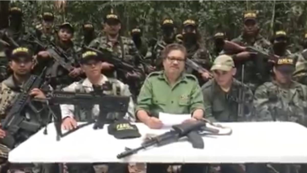 Reaparece Ivan Marquez Los Detalles Sobre Las Armas Y Los Uniformes Que Usan Desde La Clandestinidad