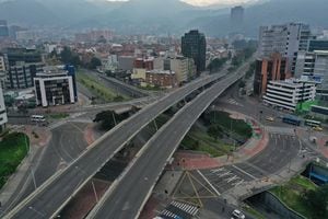 Glorieta de la calle 100 con Autopista norte, cuarentena obligatoria en Bogotá. Foto: Esteban Vega.