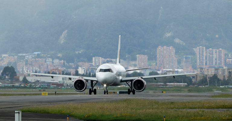 Pista aeropuerto El Dorado Bogotá
Opain
Terminal aéreo
Bogotá 14 de mayo del 2022
Foto Guillermo Torres Reina / Semana