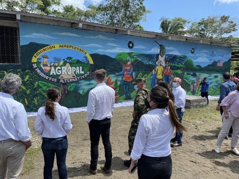 Mural homenaje víctimas minas antipersonal en Puerto Asís en el departamento de Putumayo.