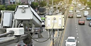 Ambas autoriidades de tránsito deberán suspender las cámaras de fotomultas que incumplen las normas establecidas por la SuperTransporte.