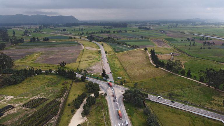 Avenida Longitudinal de Occidente  la ALO
tramo Sur:
Chusacá, Canoas,  Río Bogotá en operación 
octubre 6 del 2021
Foto Guillermo Torres Reina / Semana
