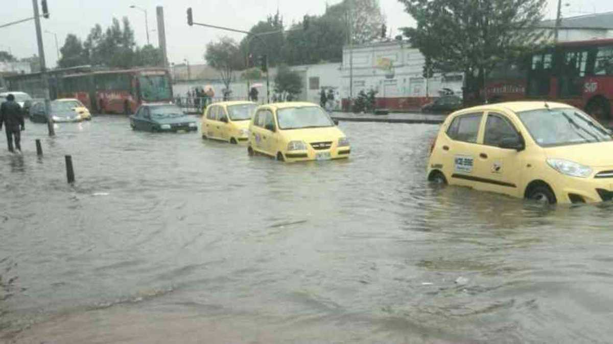 Bogotá, inundada por las fuertes lluvias de este jueves