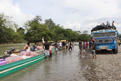 131 personas regresaron a sus territorios en el bajo Calima tras dos años de desplazamiento en el coliseo de Dagua Valle.