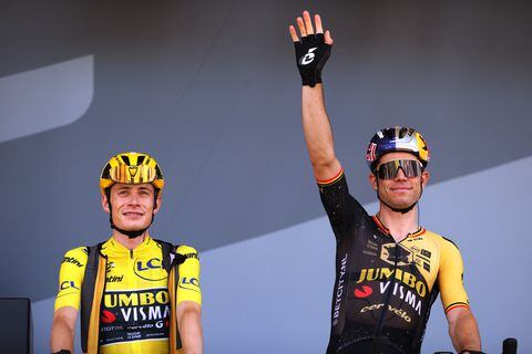 MONT DE MARSAN, FRANCE - JULY 07: (L-R) Jonas Vingegaard of Denmark - Yellow leader jersey and Wout Van Aert of Belgium and Team Jumbo-Visma prior to the stage seven of the 110th Tour de France 2023 a 169.9km stage from Mont de Marsan to Bordeaux / #UCIWT / on July 07, 2023 in Mont de Marsan, France. (Photo by Michael Steele/Getty Images)