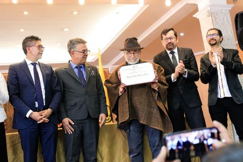 Jorge Veloza recibió el doctorado honoris causa de la Uptc