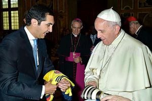 David Barguil y el papa Francisco en 2016.