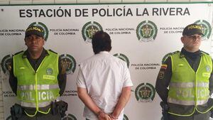 En el barrio Villa del Prado de Cali fue capturado el hombre que se estaba haciendo pasar por un Policía.