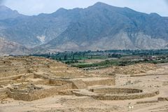 Panoramica del complejo arqueológico de Caral en Perú. Foto: Ernesto Benavides / AFP