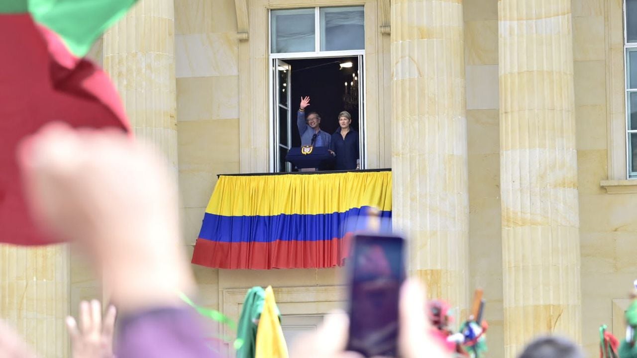 El presidente Gustavo Petro, en el balcón de la Casa de Nariño