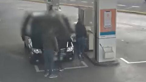 El hombre fue capturado en una estación de gasolina mientras tanqueaba su carro.