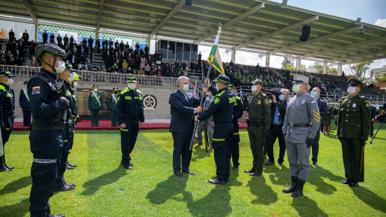 Iván Duque presidente de Colombia ceremonia 130 años Policía Nacional.