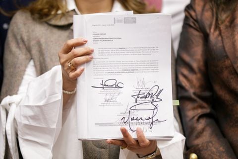 Senadores de la comisión séptima firmaron una ponencia para archivar la reforma a la salud propuesta por el Gobierno.