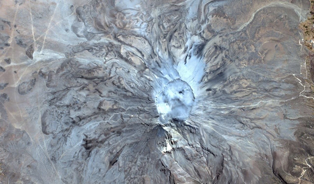 Así se ve desde el espacio el volcán Ubinas