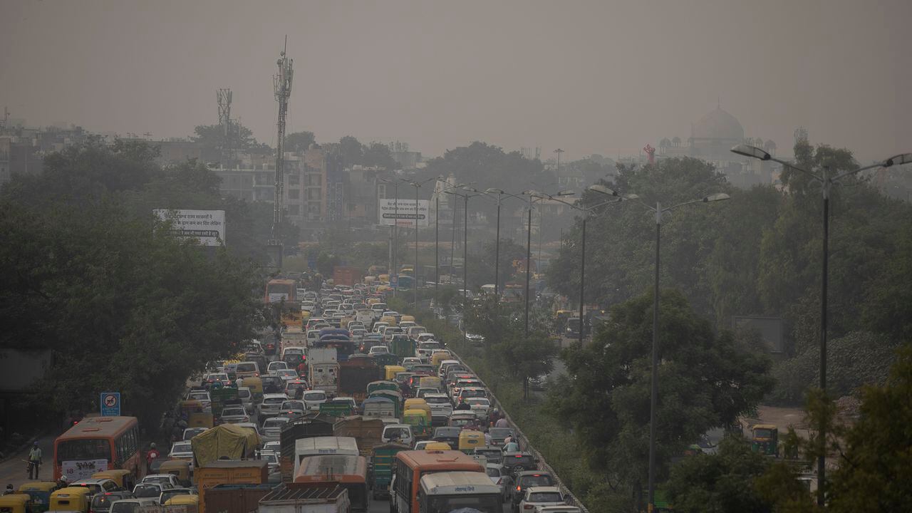 India ordena trabajar desde casa por la contaminación de Delhi