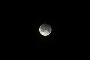 Está previsto que las cámaras envíen imágenes de Shioli, un pequeño cráter, donde SLIM debería alunizar, y donde hay rocas de la estructura interna de la Luna, que aún es muy poco conocida.  (Photo by David Mareuil/Anadolu Agency via Getty Images)