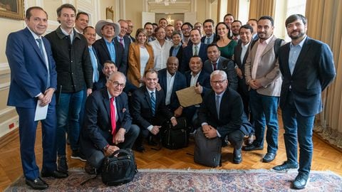 Alcaldes de Asocapitales reunidos con el presidente Petro en la Casa de Nariño.