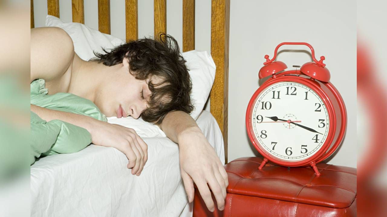 Expertos dicen que los adolescentes deben dormir más de 9 horas en la noche. Foto: Getty images.