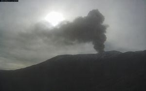 Actividad del volcán Nevado del Ruiz este 10 de abril.