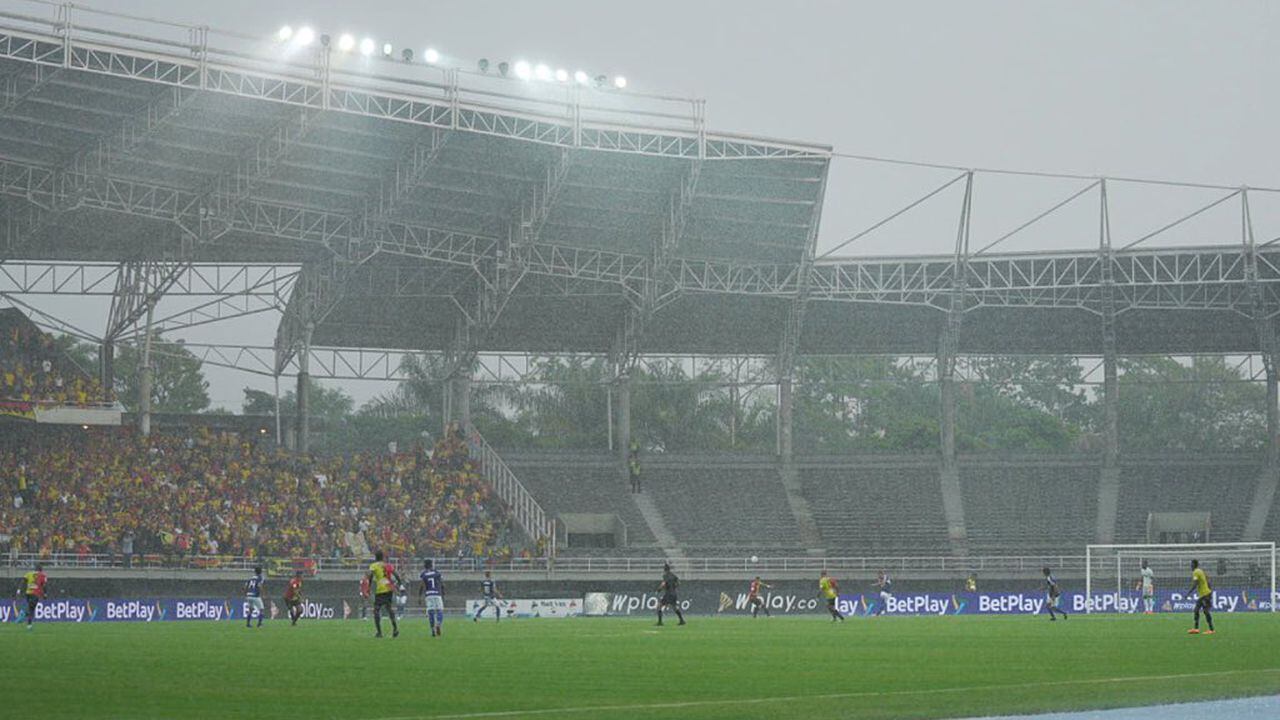 El partido entre Pereira y Millonarios arrancó a las 5:20 y fue suspendido casi que inmediatamente. Foto: Millonarios F.C.