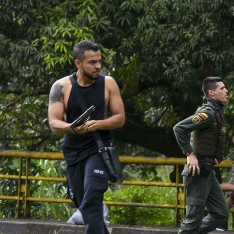 Andrés Escobar, quien dispara en Cali al lado de la policía.