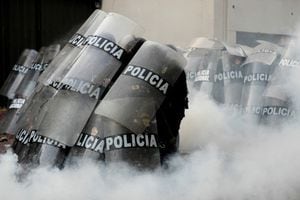 Manifestantes participan en la marcha 'Toma Lima' para manifestarse contra la presidenta de Perú, Dina Boluarte, en Lima., el 19 de enero de 2023.