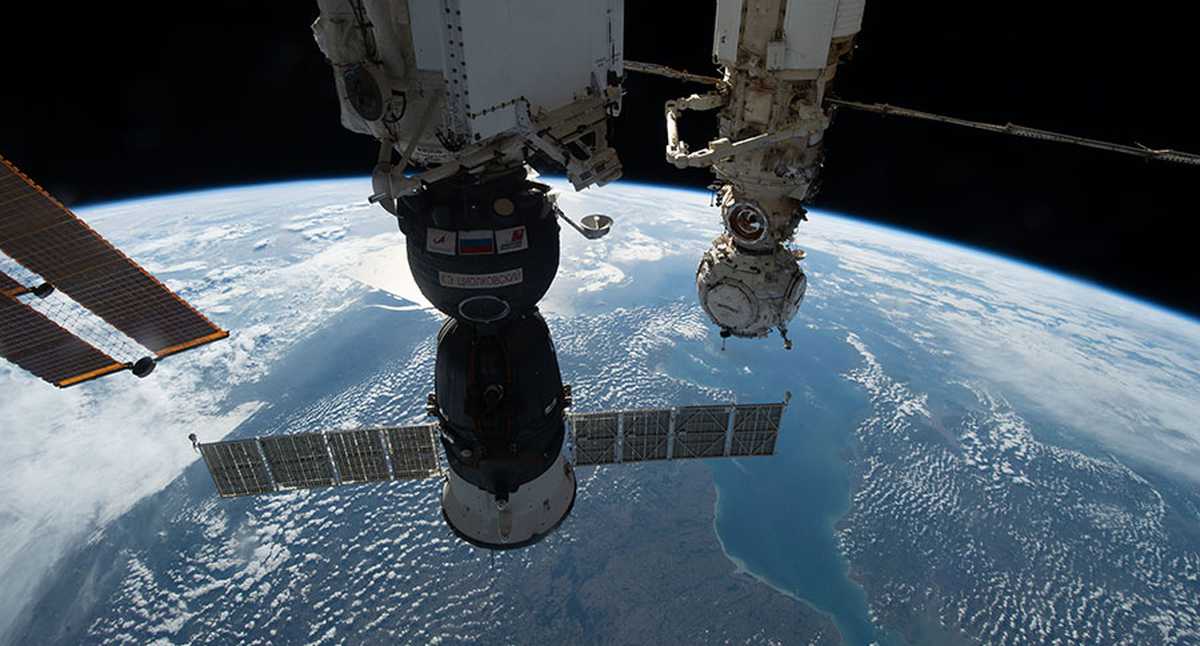 Three astronauts adrift leak, while NASA and Roscosmos are looking for a solution in the shortest possible time